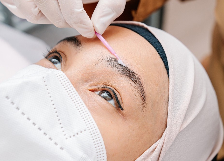 Brow Lift di Anggie Rassly Beauty Studio